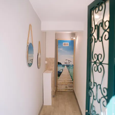 Mansarda Cavour Centro Homestay szállás Garda
